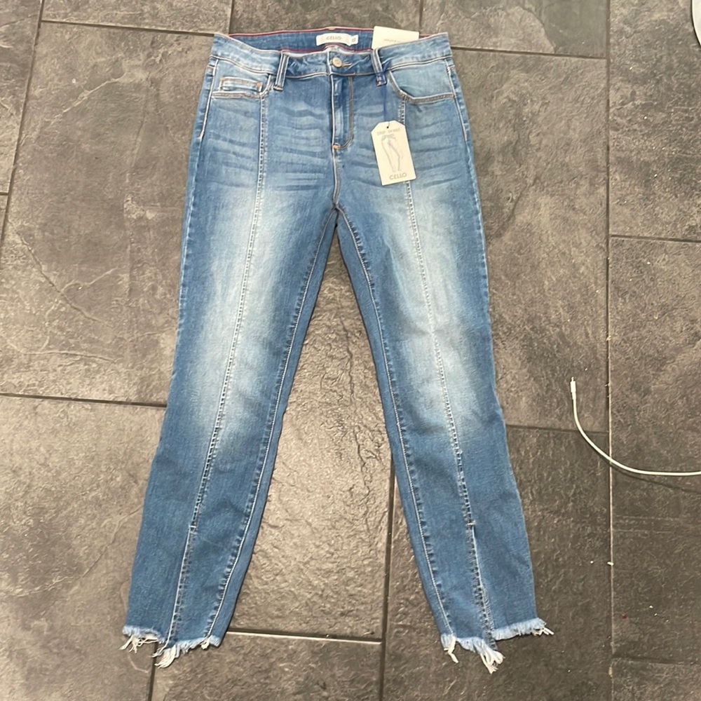 NWT Cello cropped skinny jeans